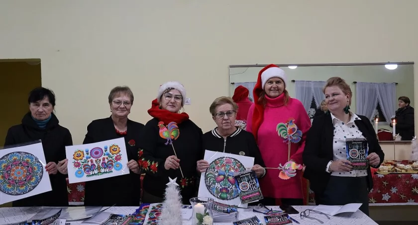  Ocalić od zapomnienia - wycinanki łowickie.  Spotkanie promocyjne publikacji Jadwigi Wróbel (foto, film)
