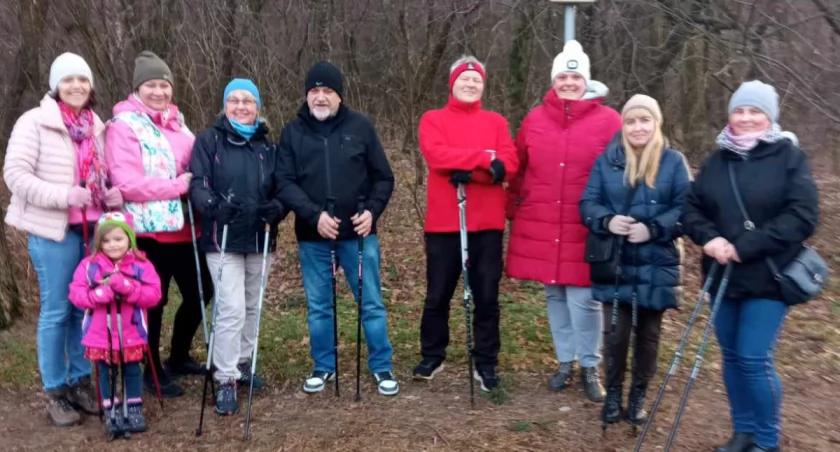 Miłośnicy nordic walking spotkali się w Lasku Miejskim (foto, film)