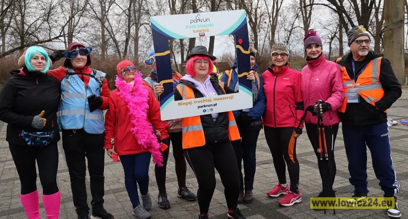 Łowicz. Sylwestrowy parkrun w Parku Błonie (foto)
