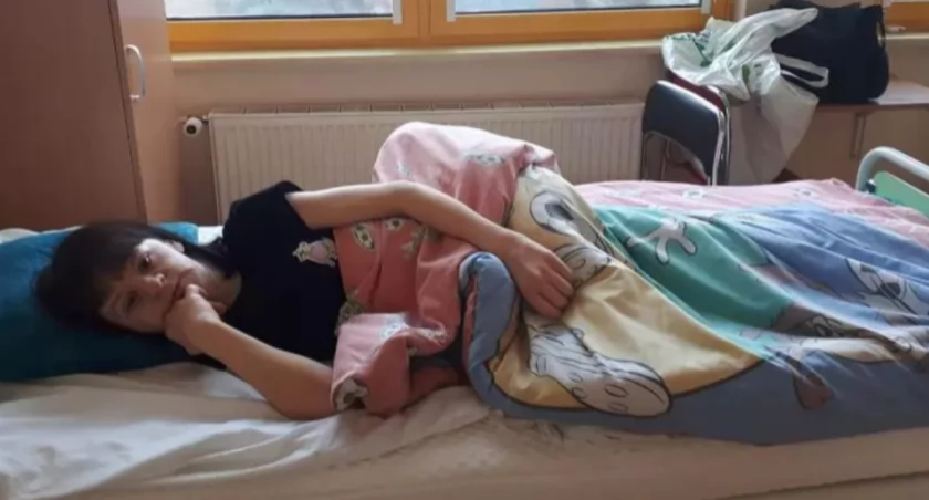 W Polsce jest jedynym przypadkiem! Pochodząca z gminy Zduny Ola, potrzebuje naszej pomocy! 