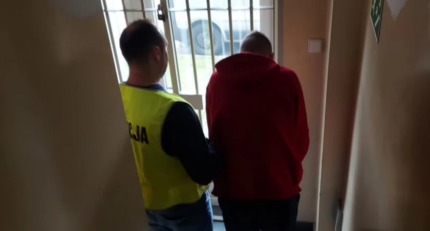 W ramach recydywy włamał się do sklepu. Usłyszał już zarzuty