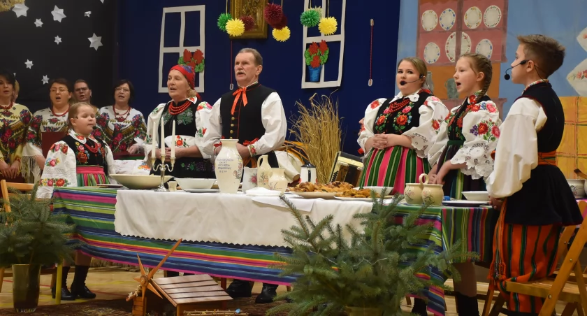 Jasełka z akcentem łowickim w Szkole Podstawowej w Kocierzewie Płd. (foto,film)