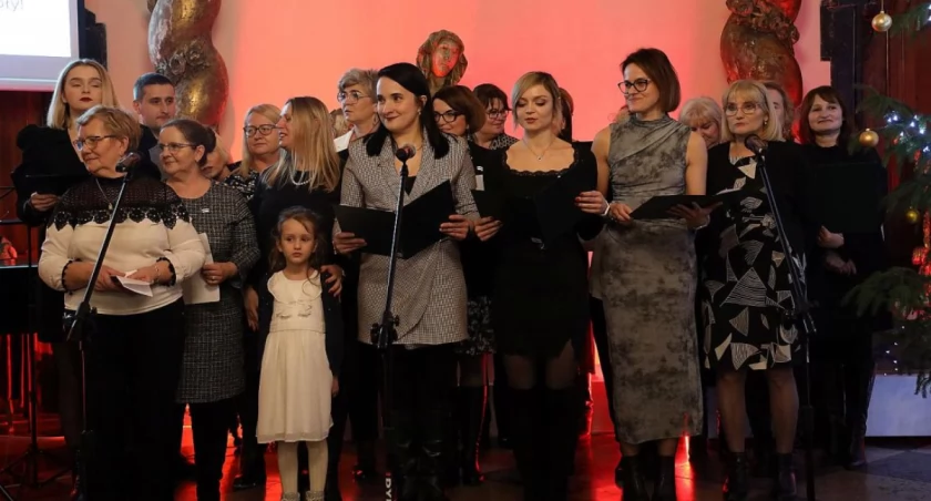Powiatowe kolędowanie w muzeum (foto, film)