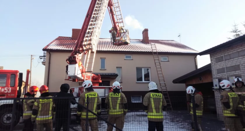 Tylko do południa dwa wyjazdy do pożaru sadzy w kominie