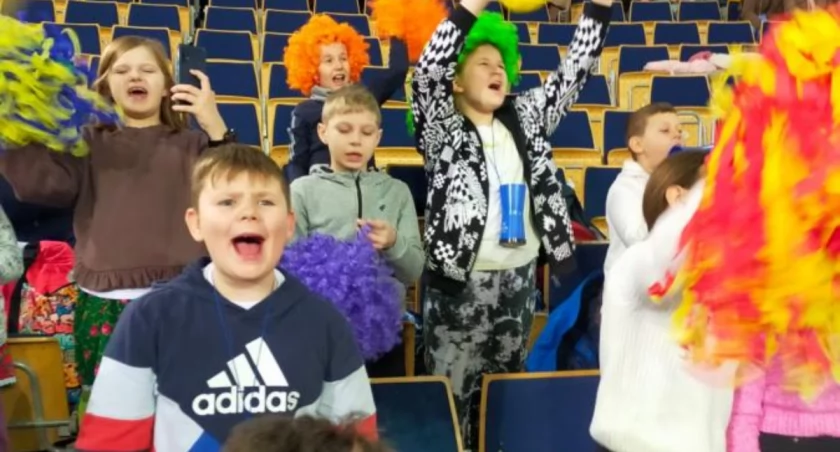 Uczniowie Trójki z sukcesem w konkursie Super Kibice! (foto, film)