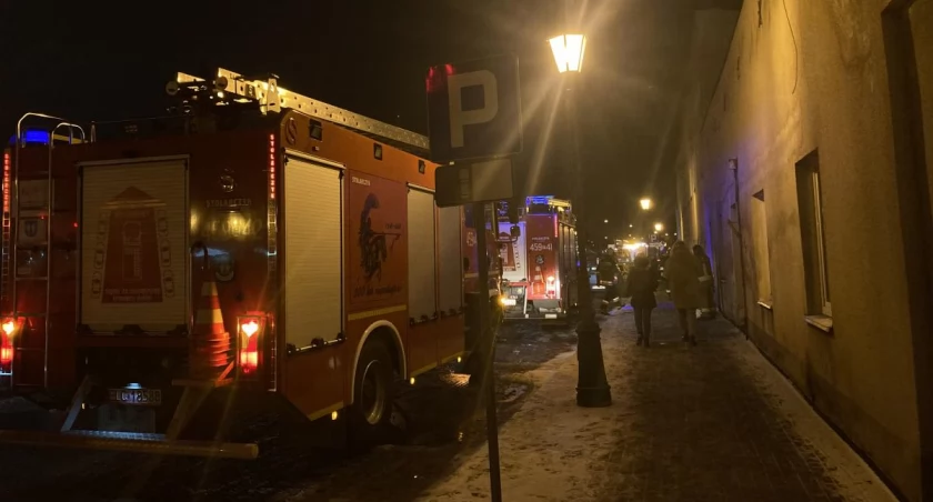 Łowicz. Strażacy ponownie wezwani na ul. Kurkową (foto)
