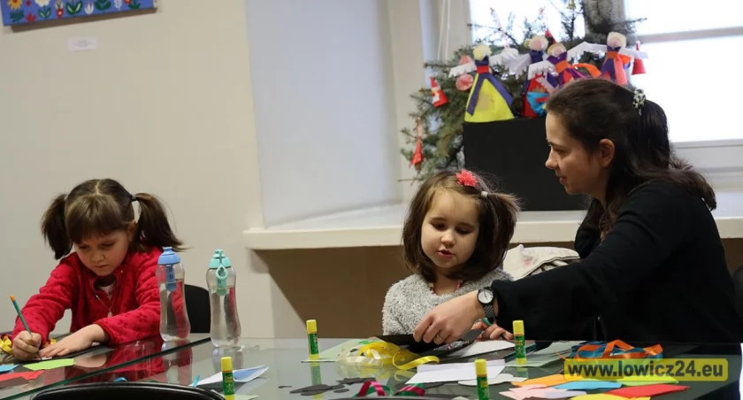 Na warsztatach powstawały prezenty dla Babci i Dziadka (foto)