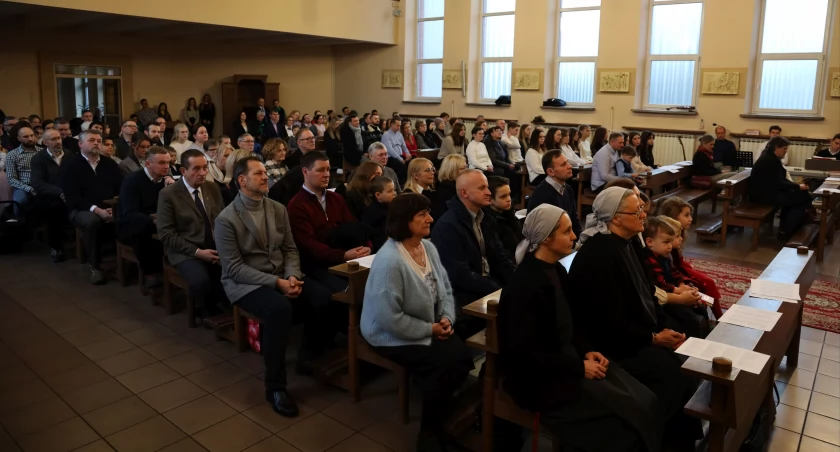 Łowicz. Spotkanie opłatkowe Ruchu Światło - Życie diecezji łowickiej (foto)