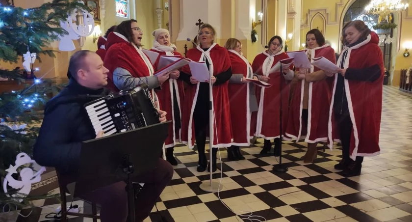 Zduny. Wspólne kolędowanie z grupą wokalną Folkowianki