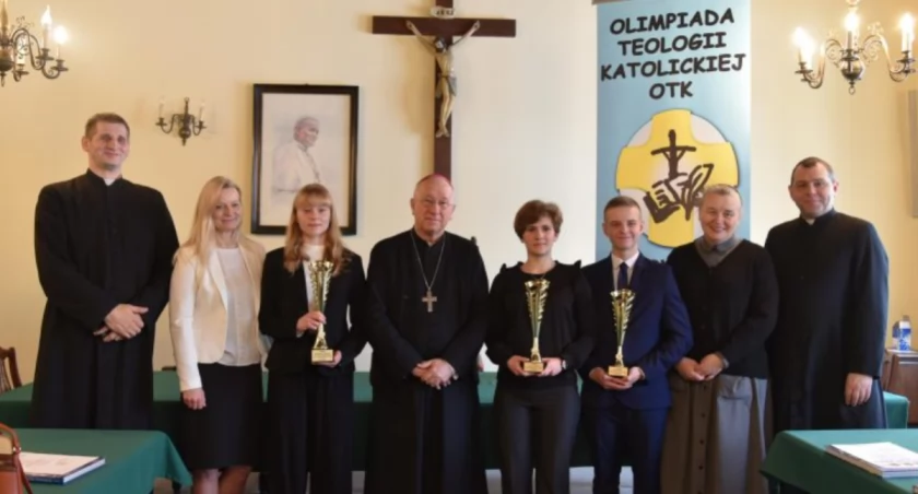Uczniowie ze Skierniewic i Łęczycy najlepsi w etapie diecezjalnym Olimpiady Teologii Katolickiej