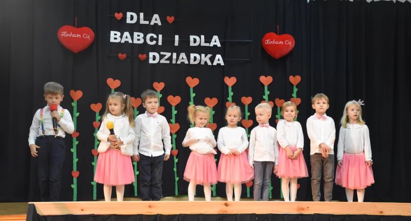 Dzień Babci i Dziadka w Przedszkolu w Popowie (foto,film)