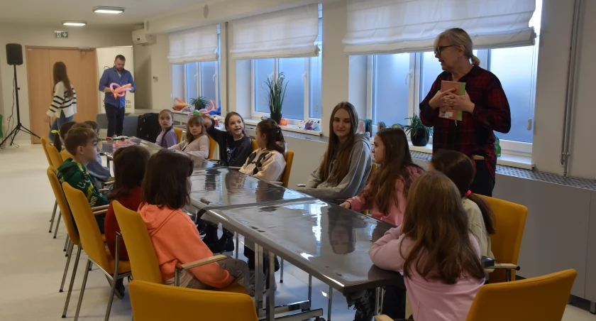 Papierowe zwierzątka powstały w Miejskiej Bibliotece (foto,film)