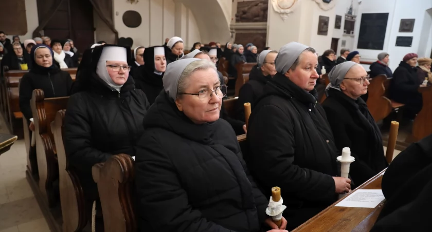 Dzień Życia Konsekrowanego w Łowiczu. „Potrzebna jest nam wielka radość” (foto, film)