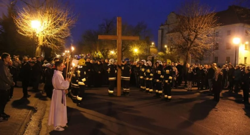 Porządek nabożeństw wielkopostnych w łowickich kościołach
