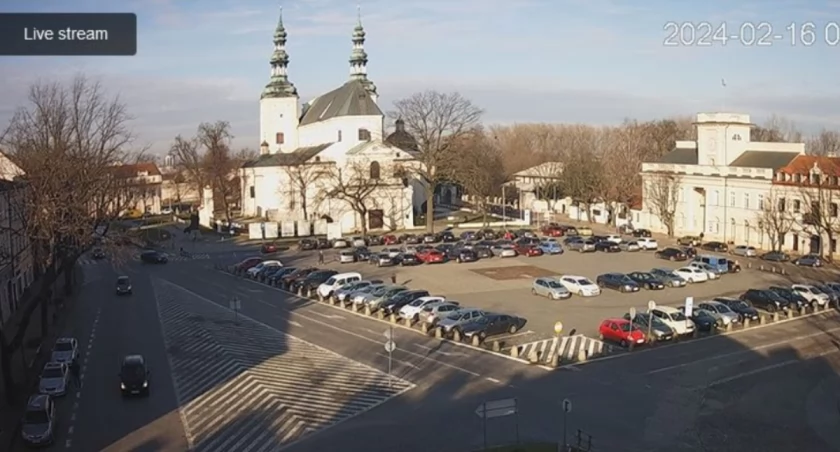 Łowicz. Dwa fałszywe alarmy w centrum miasta