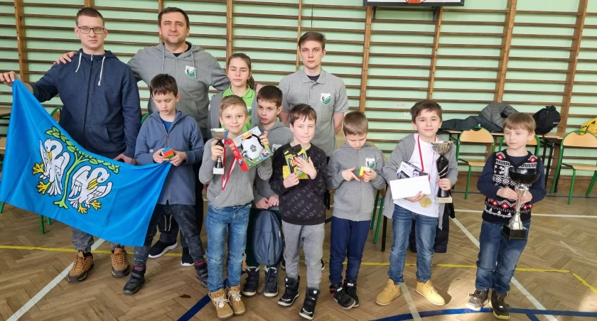 Świetny start łowickich szachistów w Skierniewicach