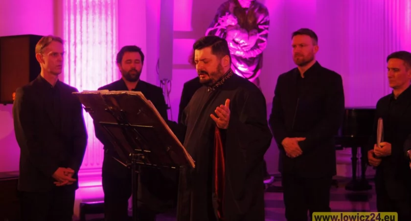 Marcin Abijski wraz ze Scholą Cantorum Minorum Chosoviensis wystąpi w Łowiczu
