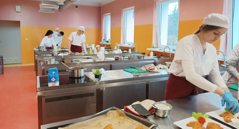 W ZSP nr 3 trwa turniej na najlepszego ucznia w zawodzie kucharz (foto,film) [WYNIKI]