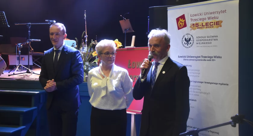 „Ferajna znad Bzury” wystąpiła z okazji Dnia Kobiet (foto,film)