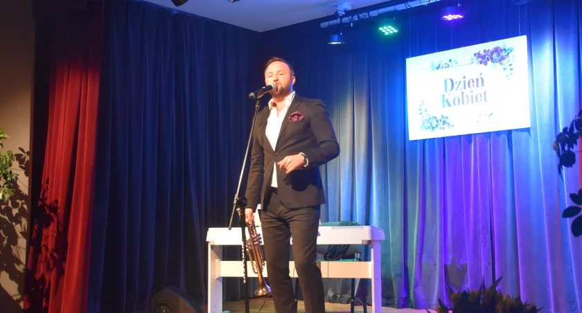 Wyjątkowy koncert z okazji Dnia Kobiet odbył się w Zdunach (foto,film)