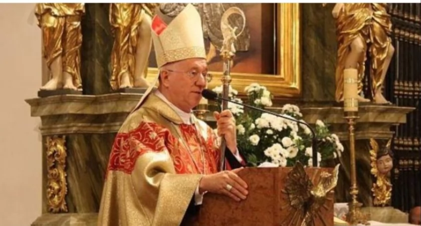 Papież przyjął rezygnację bp. Andrzeja Dziuby z kierowania diecezją łowicką