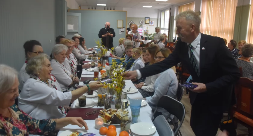 Dzień Kobiet w Klubie Seniora „Radość” (foto,film)