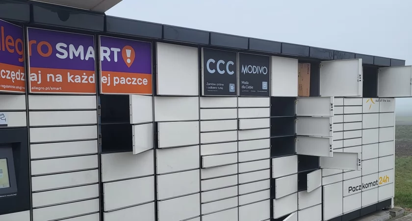 W Chąśnie złodzieje okradli paczkomat