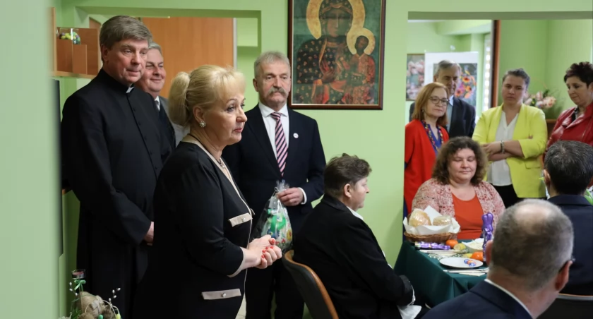 Świąteczne spotkanie w Środowiskowym Domu Samopomocy w Łowiczu (foto)