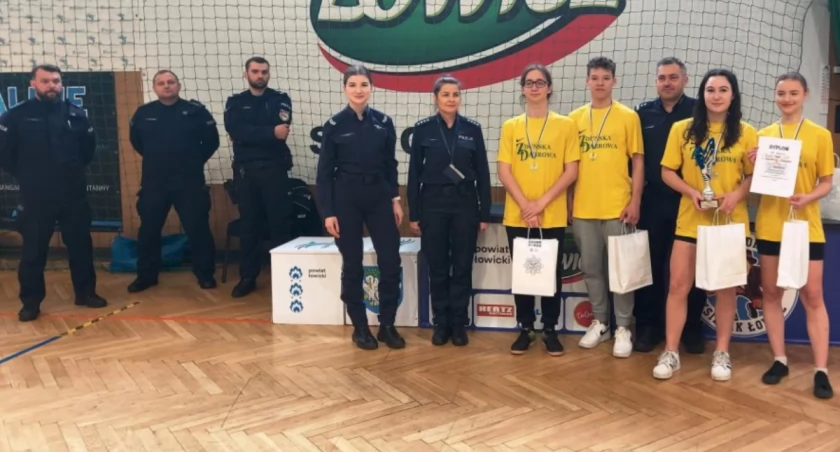 Ogromny sukces uczniów ze Zduńskiej Dąbrowy w turnieju o puchar Komendanta Wojewódzkiego Policji w Łodzi