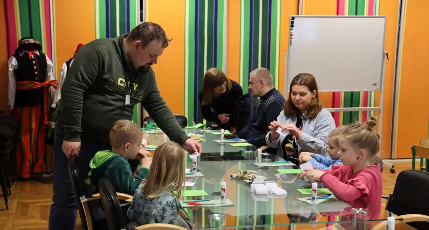 Rodzinne warsztaty wielkanocne w Muzeum w Łowiczu (foto)