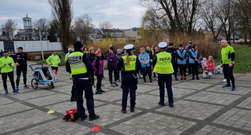 Na łowickim parkrunie pojawiła się policja (foto)