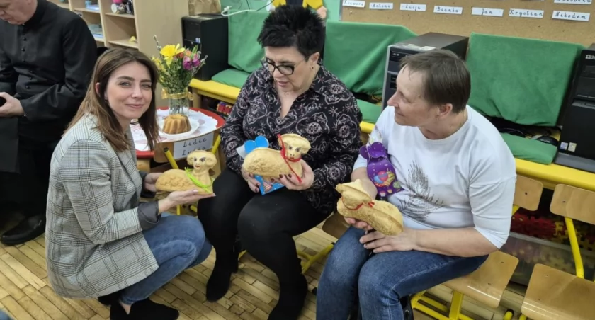 Tradycyjne Spotkanie Wielkanocne na łowickich Górkach (foto, film)