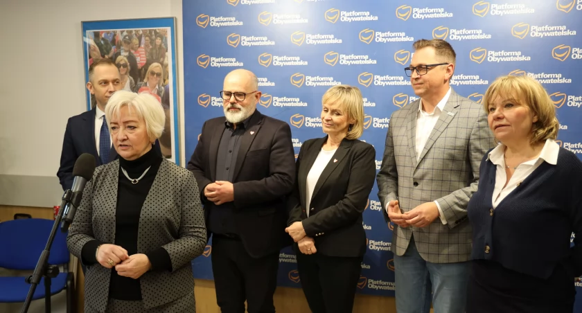 Łowicz. Konferencja prasowa z udziałem wiceministra Cezarego Tomczyka i wojewody Doroty Ryl (foto, film)