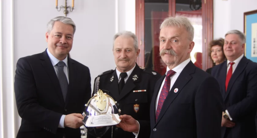 Łowicz. Strażackie podziękowania dla władz samorządowych (foto)