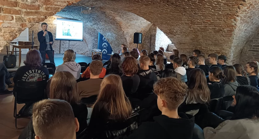 Spotkanie młodzieży z poezją Zbigniewa Herberta (foto,film)