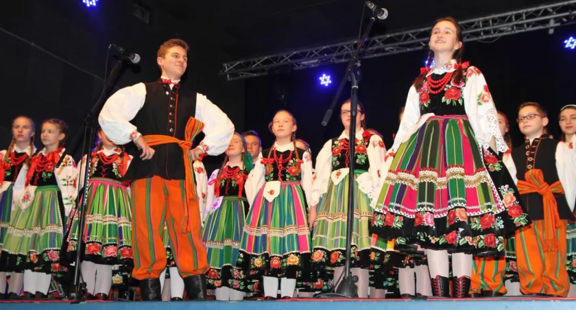 Łowicki Ośrodek Kultury pozyskał dofinansowanie na nowe stroje dla Koderek