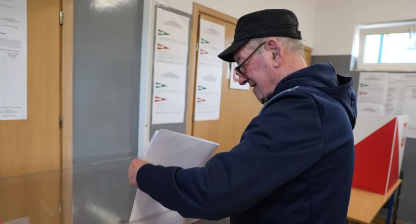 Łowicz. Trwają wybory samorządowe (foto)