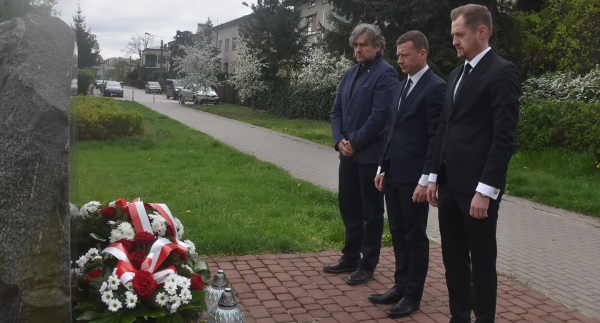 Lokalne władze PiS pamiętały o rocznicy katastrofy smoleńskiej (foto)