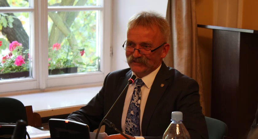 Przez ponad 17 lat rządzi miastem. Rozmowa z burmistrzem Łowicza Krzysztofem Janem Kalińskim