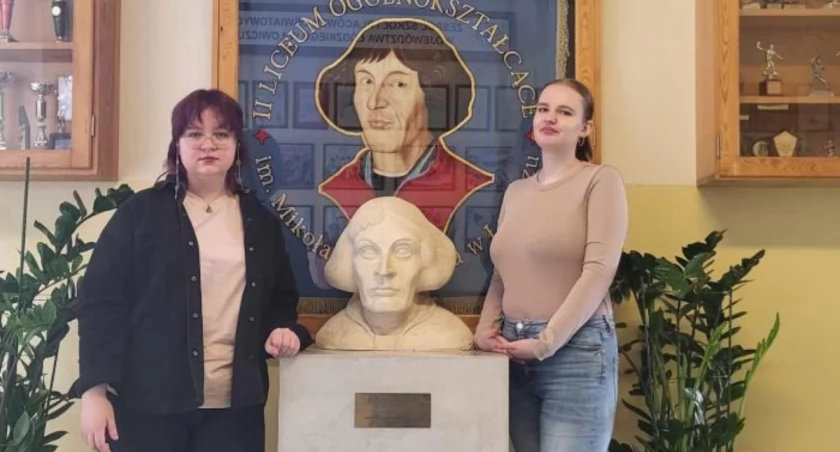 Podwójny sukces uczennic II LO w Powiatowym Konkursie Języka Angielskiego