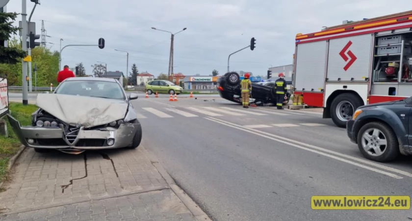 Łowicz. Poranna kolizja na skrzyżowaniu DK14 i ul. Piaskowej (foto)