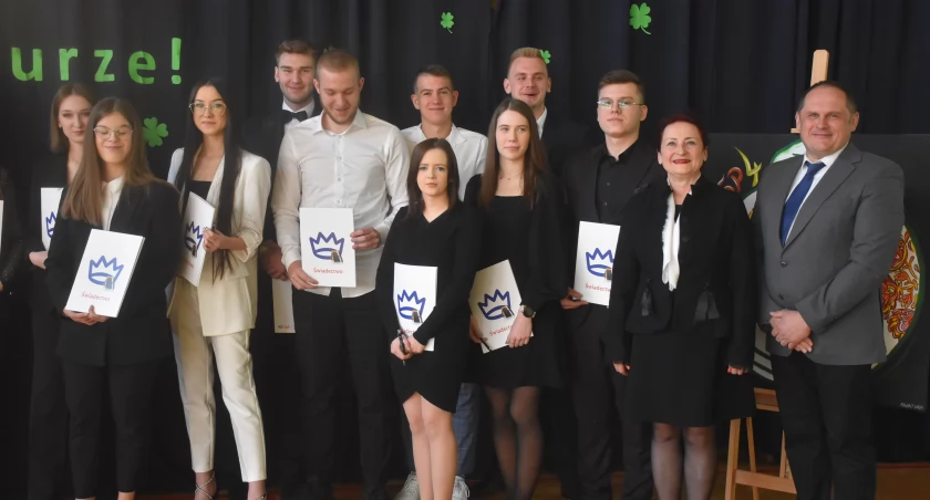 Łowicki Ekonomik pożegnał maturzystów (foto,film)