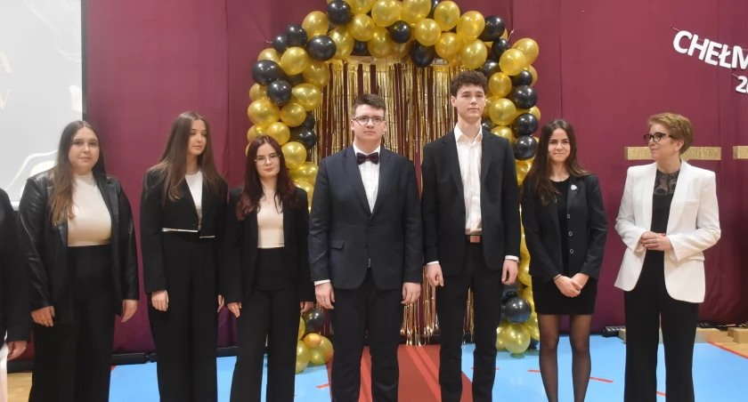 Zakończenie roku szkolnego maturzystów I LO w Łowiczu (foto, film)