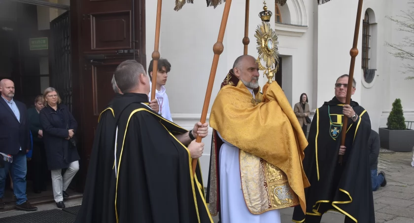 Łowicz. Odpust w Kościele pw. Matki Bożej Łaskawej i św. Wojciecha (foto, film)
