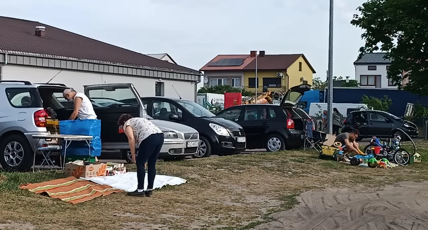 Majowa wyprzedaż garażowa (foto)