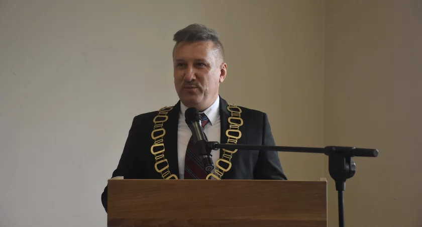 Kiernozia. Burmistrz oraz radni złożyli ślubowanie (foto,film)
