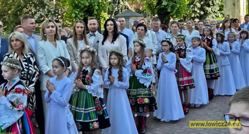 I Komunia Św. w parafii Świętego Ducha w Łowiczu (foto, film)