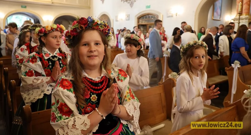 Sakrament I Komunii św. w parafii pw. Świętego Ducha w Łowiczu (foto, film)