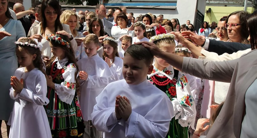 Pierwsza Komunia św. w Kiernozi (foto)