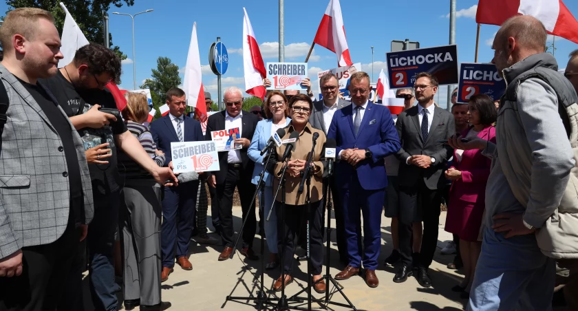 Łowicz. Konferencja prasowa Beaty Szydło oraz kandydatów PiS-u do Parlamentu Europejskiego (foto, film)